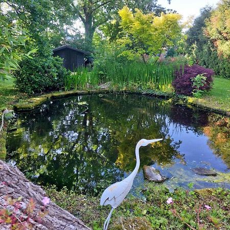 Le Spa Du Cabanon: Cabanon De Luxe Avec Spa Entierement Privatif Aye Luaran gambar